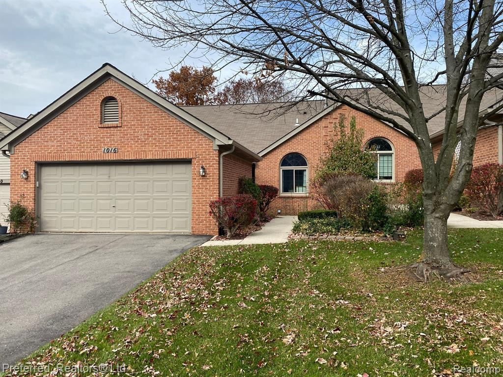1016 PINEWOOD Court, 48, Brighton, MI 48116 — Photo 2