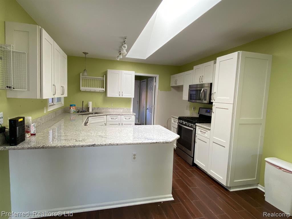 1016 PINEWOOD Court, 48, Brighton, MI 48116 — Photo 8