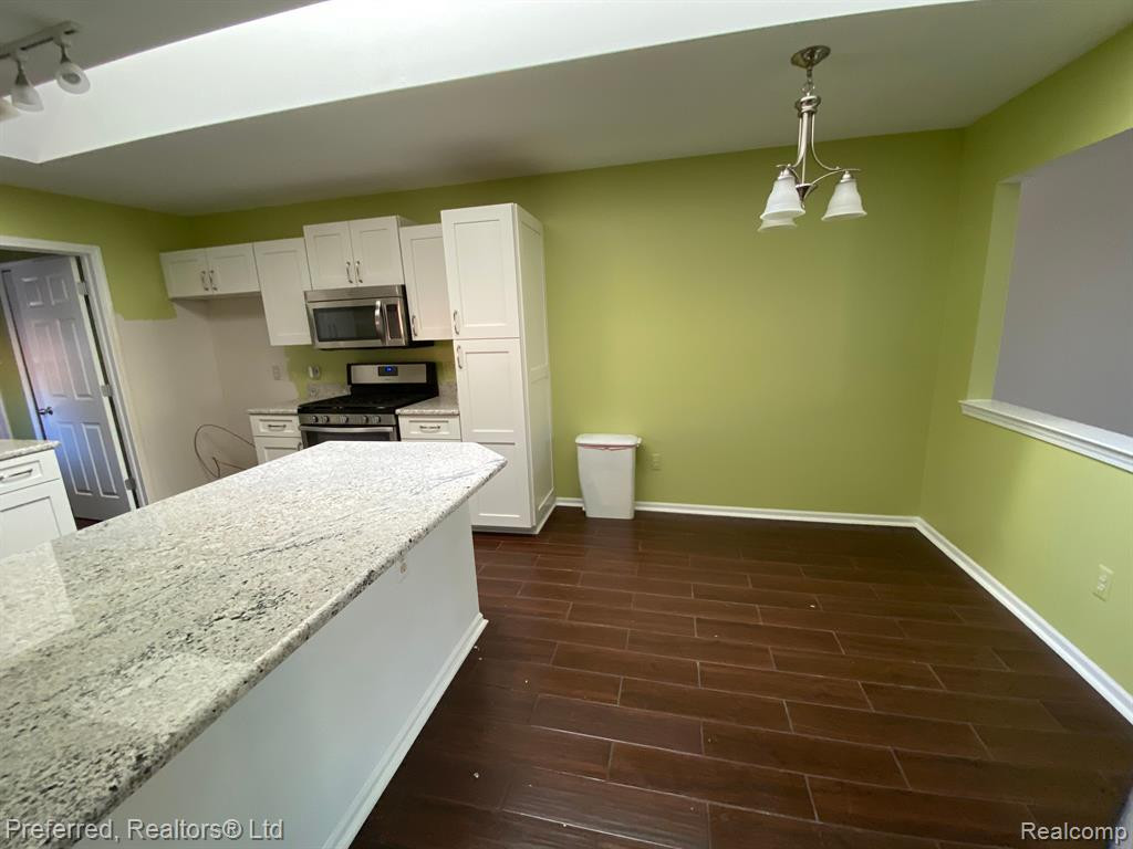 1016 PINEWOOD Court, 48, Brighton, MI 48116 — Photo 9