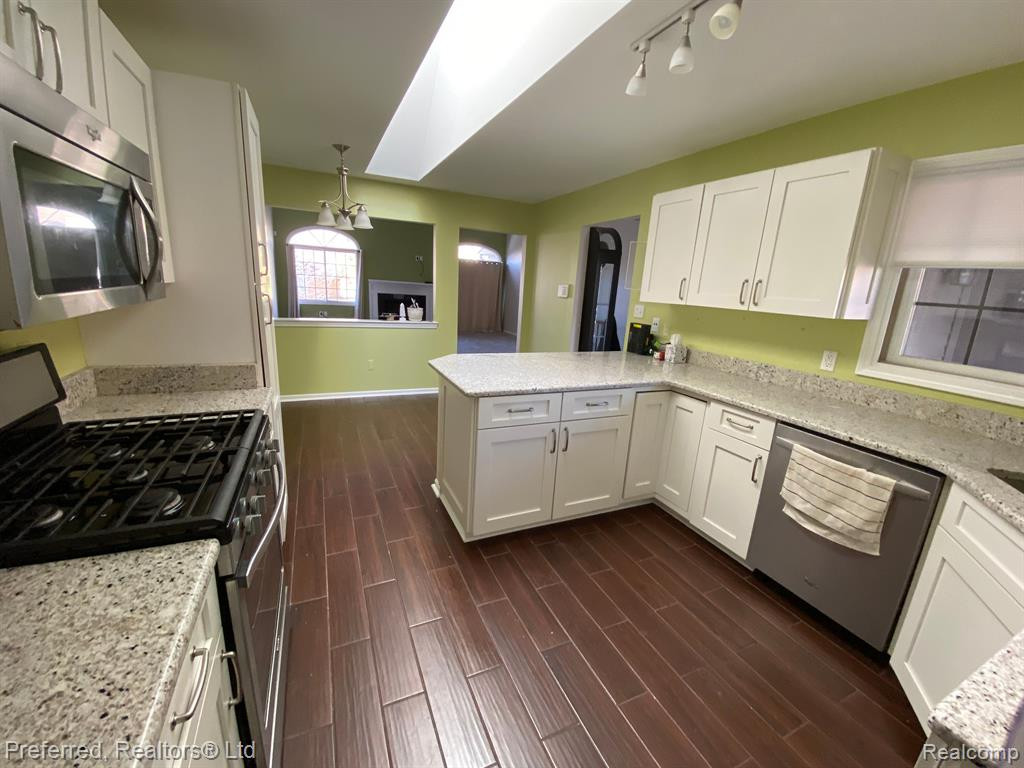 1016 PINEWOOD Court, 48, Brighton, MI 48116 — Photo 10