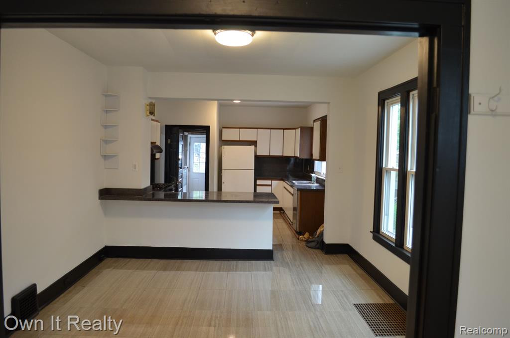 5504 JONATHON Street, Dearborn, MI 48126 — Photo 6