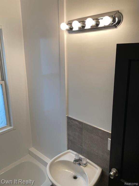 5504 JONATHON Street, Dearborn, MI 48126 — Photo 12