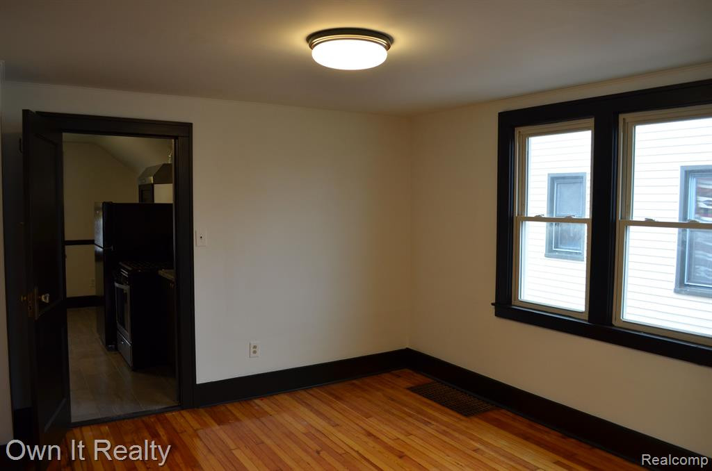5504 JONATHON Street, Dearborn, MI 48126 — Photo 17