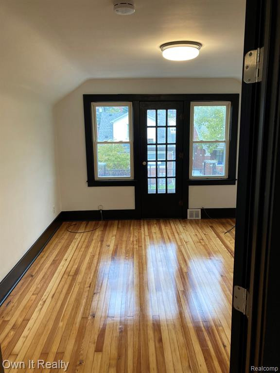 5504 JONATHON Street, Dearborn, MI 48126 — Photo 21