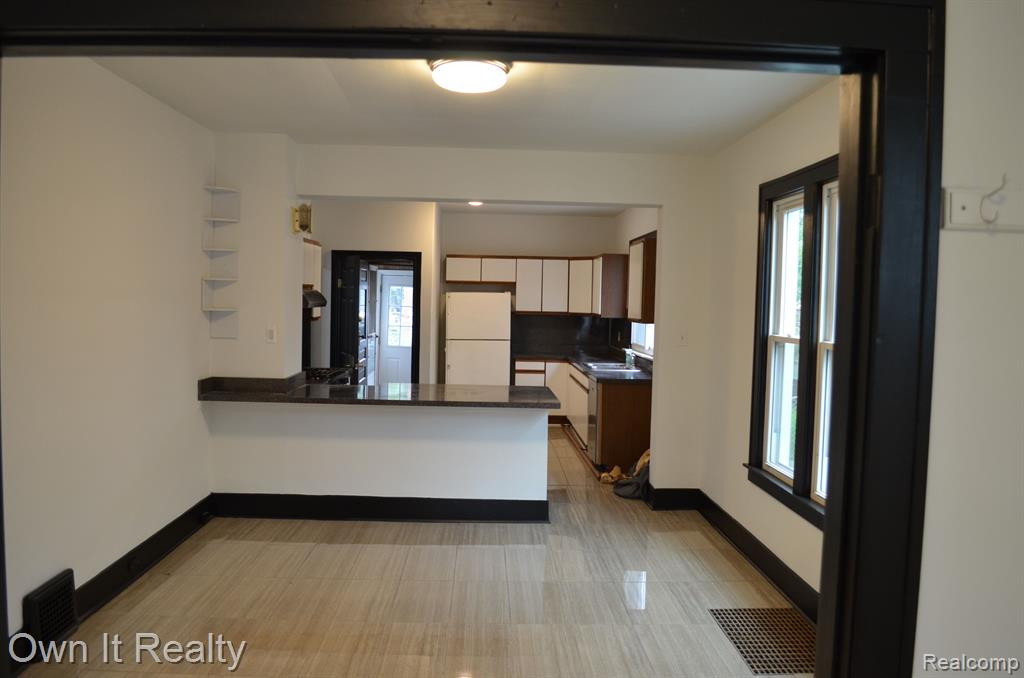 5504 JONATHON Street, Dearborn, MI 48126 — Photo 6