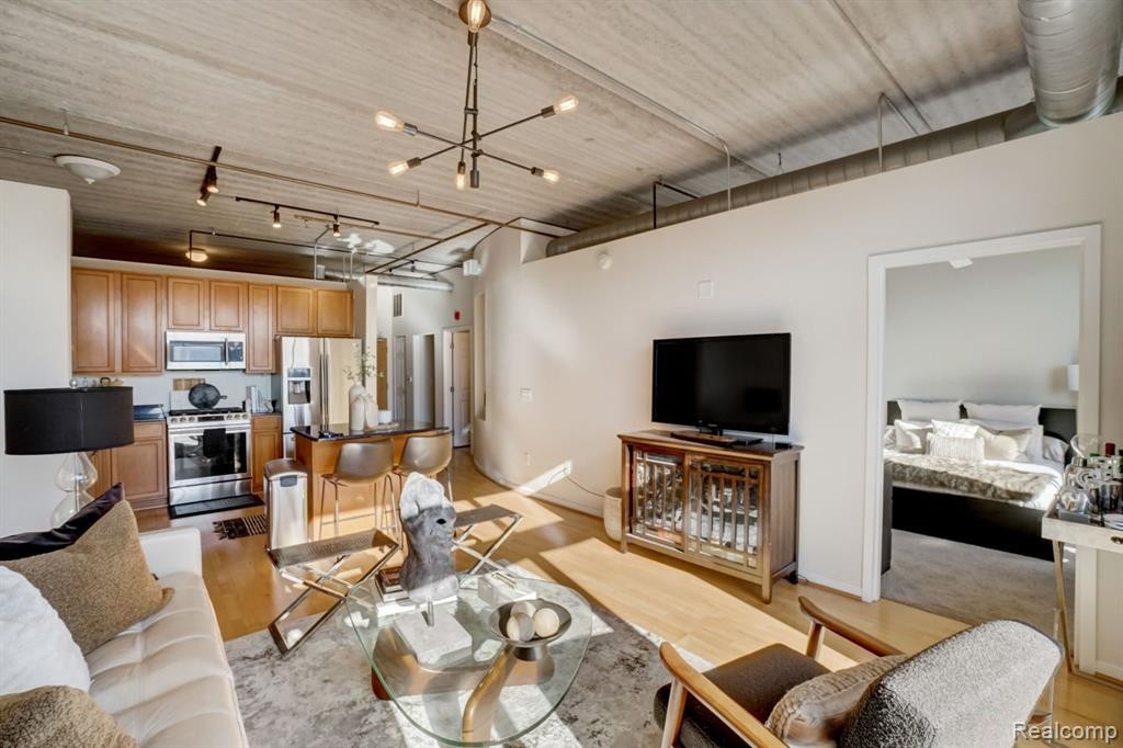 101 S UNION Street, 303, Plymouth, MI 48170 — Photo 11