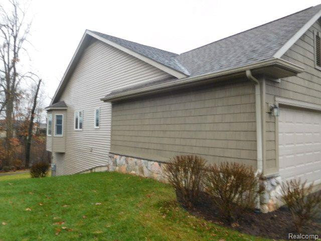 879 PERSIMMON Drive, Brighton, MI 48116 — Photo 3