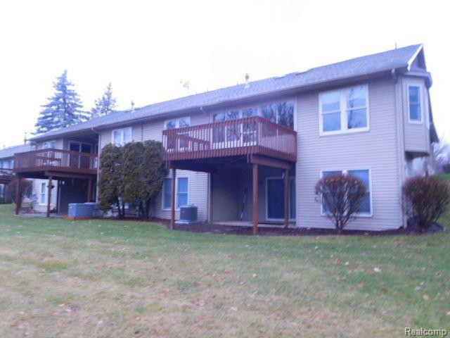 879 PERSIMMON Drive, Brighton, MI 48116 — Photo 6