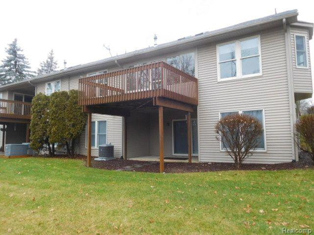 879 PERSIMMON Drive, Brighton, MI 48116 — Photo 8