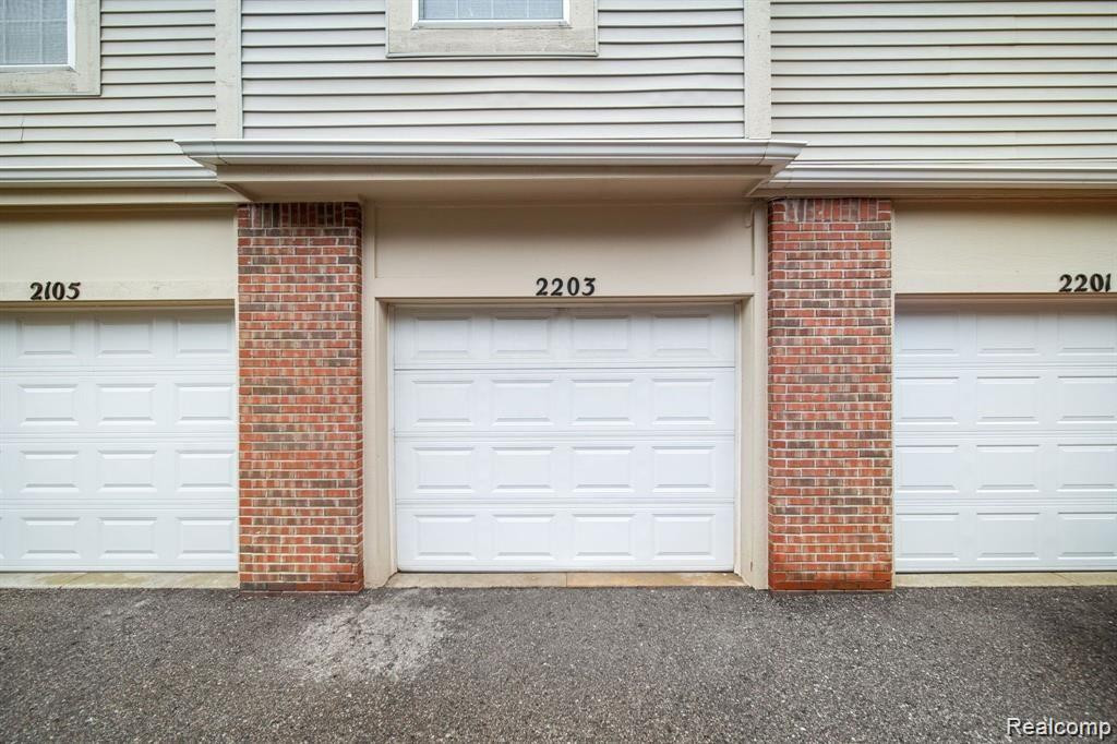 2203 Saratoga Boulevard, Walled Lake, MI 48390 — Photo 9