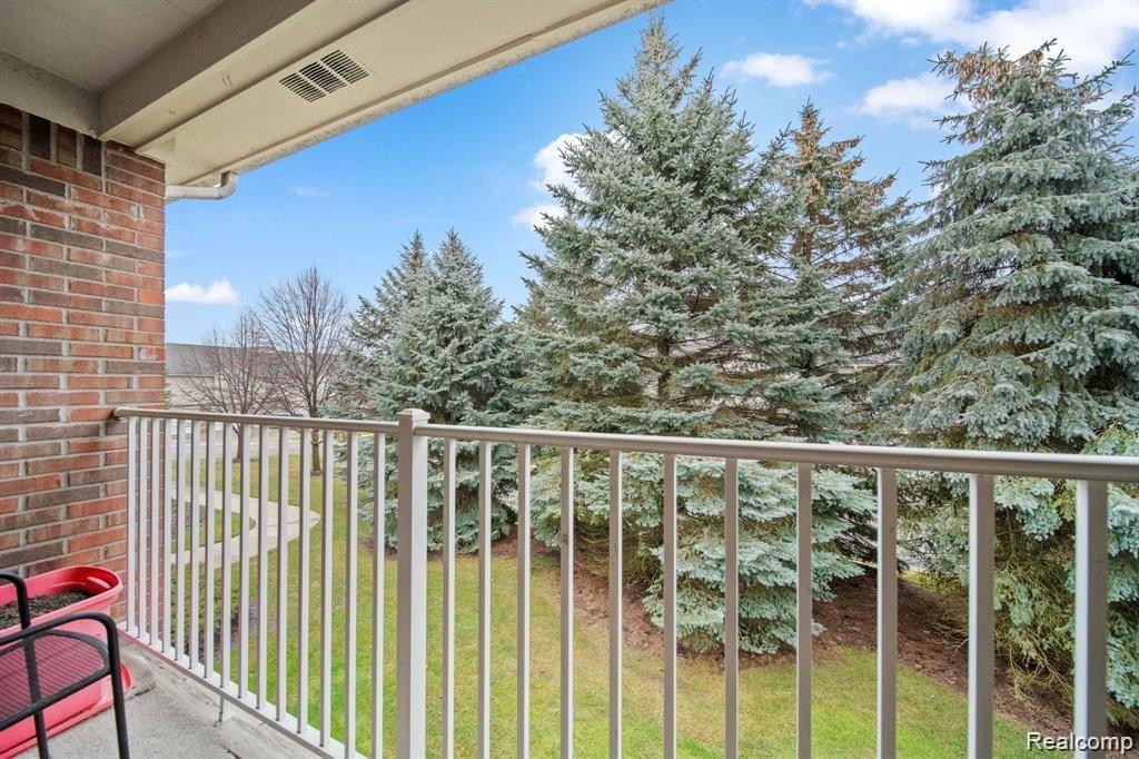 2203 Saratoga Boulevard, Walled Lake, MI 48390 — Photo 10