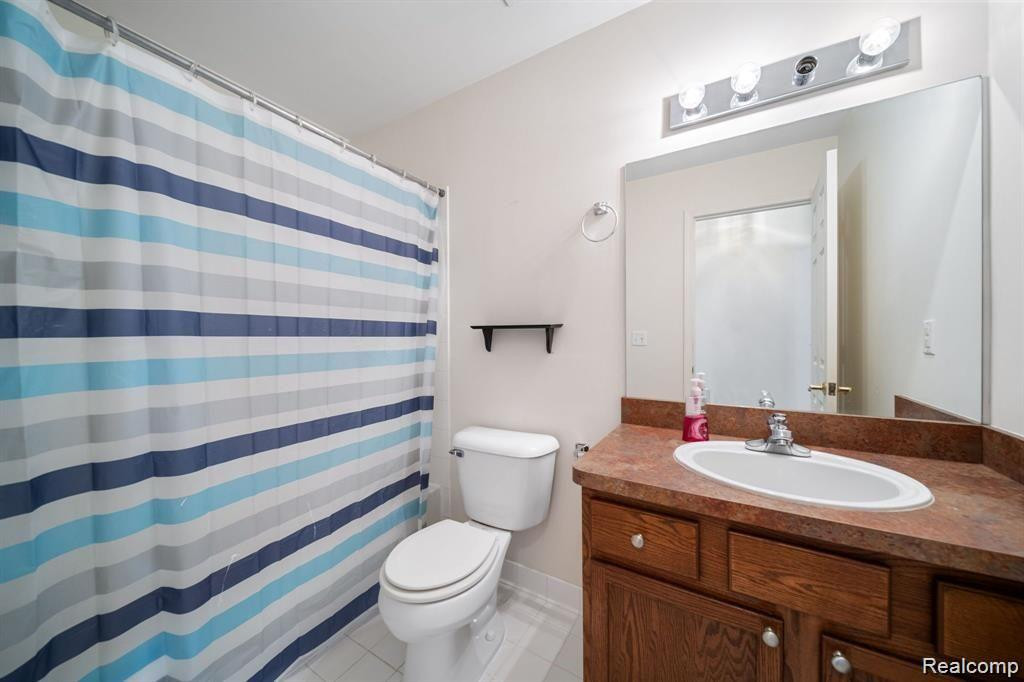 2203 Saratoga Boulevard, Walled Lake, MI 48390 — Photo 18