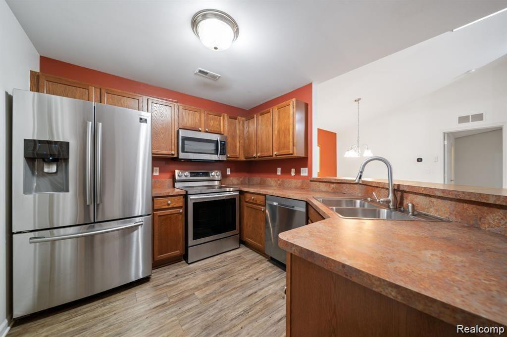 2203 Saratoga Boulevard, Walled Lake, MI 48390 — Photo 25