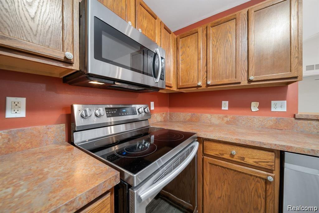 2203 Saratoga Boulevard, Walled Lake, MI 48390 — Photo 26