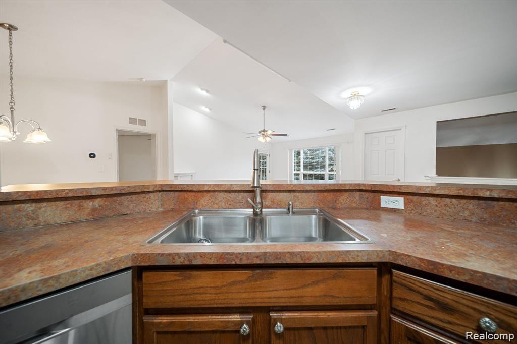 2203 Saratoga Boulevard, Walled Lake, MI 48390 — Photo 27