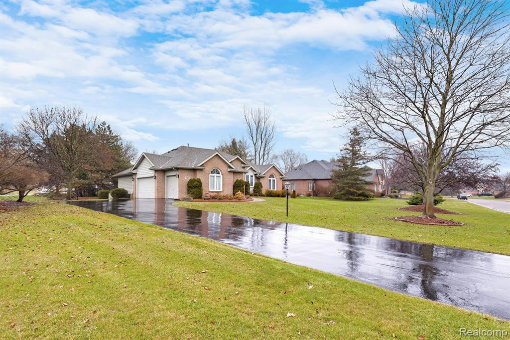 10259 ROYCE Drive, South Lyon, MI 48178 — Photo 6