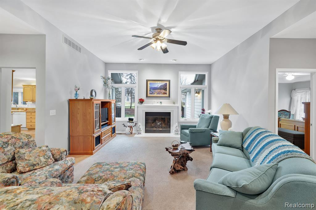10259 ROYCE Drive, South Lyon, MI 48178 — Photo 11