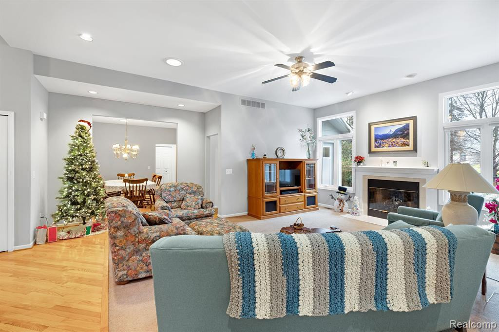 10259 ROYCE Drive, South Lyon, MI 48178 — Photo 12
