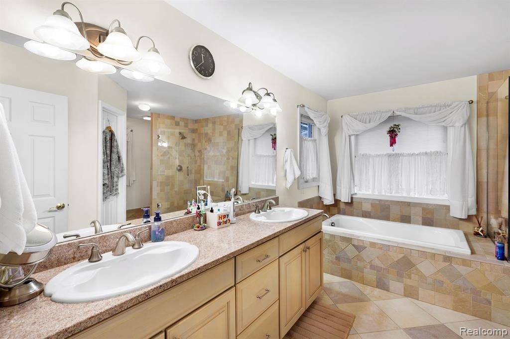 10259 ROYCE Drive, South Lyon, MI 48178 — Photo 19