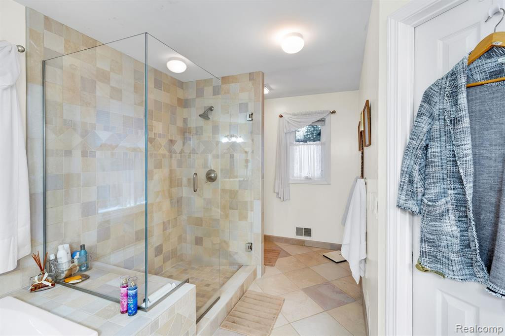 10259 ROYCE Drive, South Lyon, MI 48178 — Photo 20