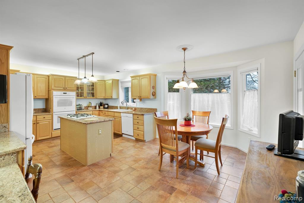 10259 ROYCE Drive, South Lyon, MI 48178 — Photo 31