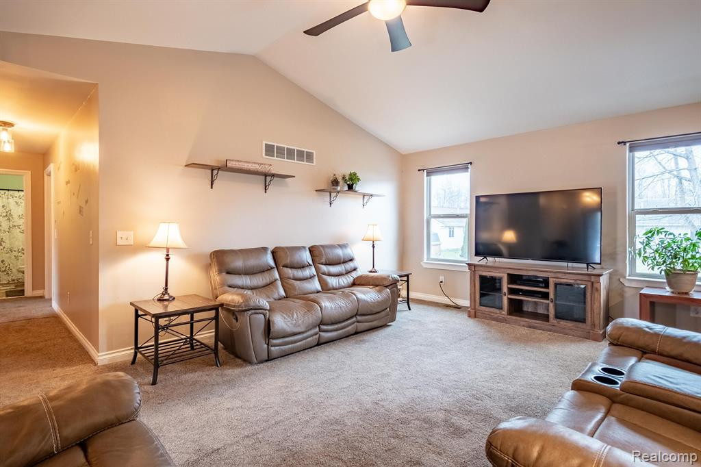4244 JANICE, Fort Gratiot, MI 48059 — Photo 6