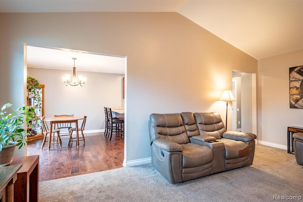 4244 JANICE, Fort Gratiot, MI 48059 — Photo 8