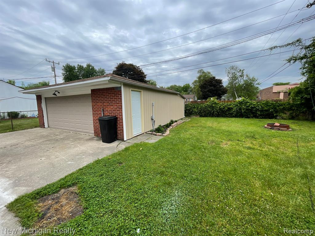 540 WOODLAWN Avenue, Ypsilanti, MI 48198 — Photo 12