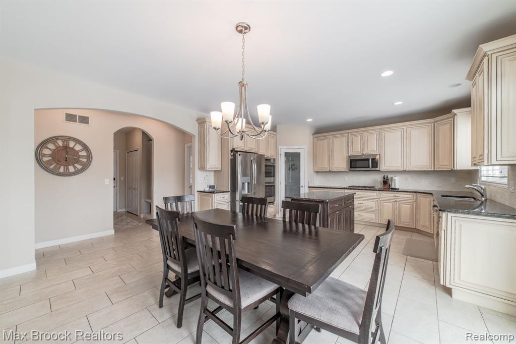 55222 HIDDEN RIVER Drive, Macomb, MI 48042 — Photo 12