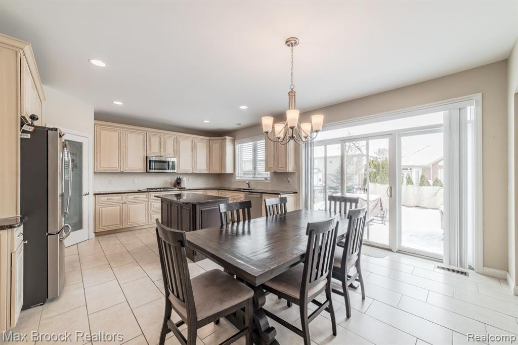 55222 HIDDEN RIVER Drive, Macomb, MI 48042 — Photo 13