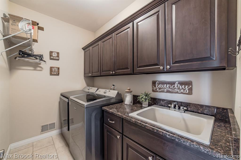 55222 HIDDEN RIVER Drive, Macomb, MI 48042 — Photo 17