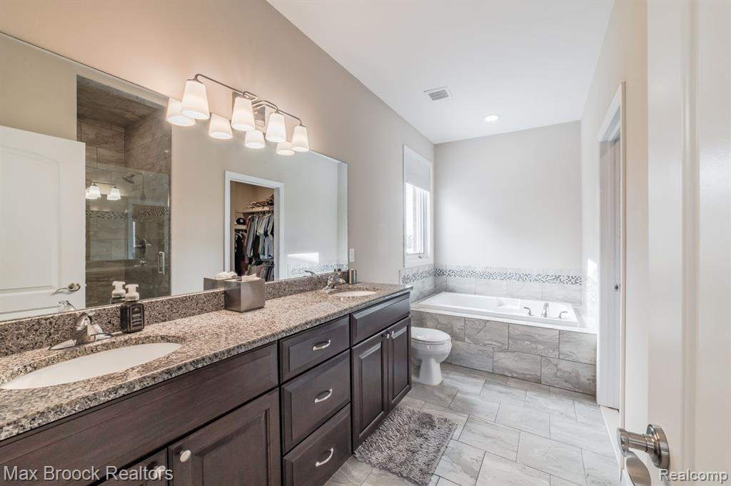 55222 HIDDEN RIVER Drive, Macomb, MI 48042 — Photo 20