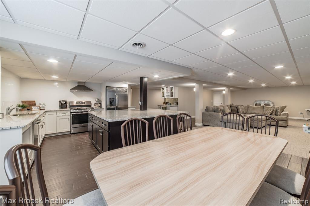 55222 HIDDEN RIVER Drive, Macomb, MI 48042 — Photo 32