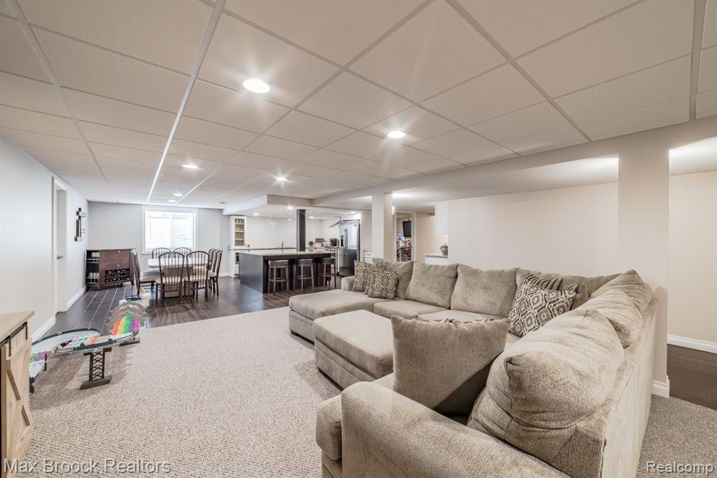 55222 HIDDEN RIVER Drive, Macomb, MI 48042 — Photo 35