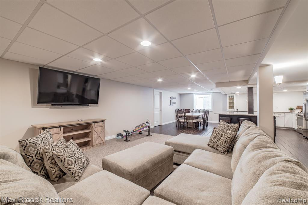 55222 HIDDEN RIVER Drive, Macomb, MI 48042 — Photo 36