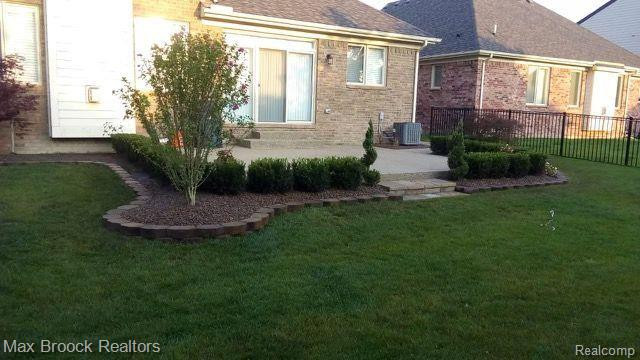 55222 HIDDEN RIVER Drive, Macomb, MI 48042 — Photo 43
