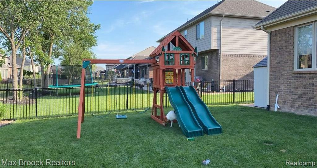 55222 HIDDEN RIVER Drive, Macomb, MI 48042 — Photo 45