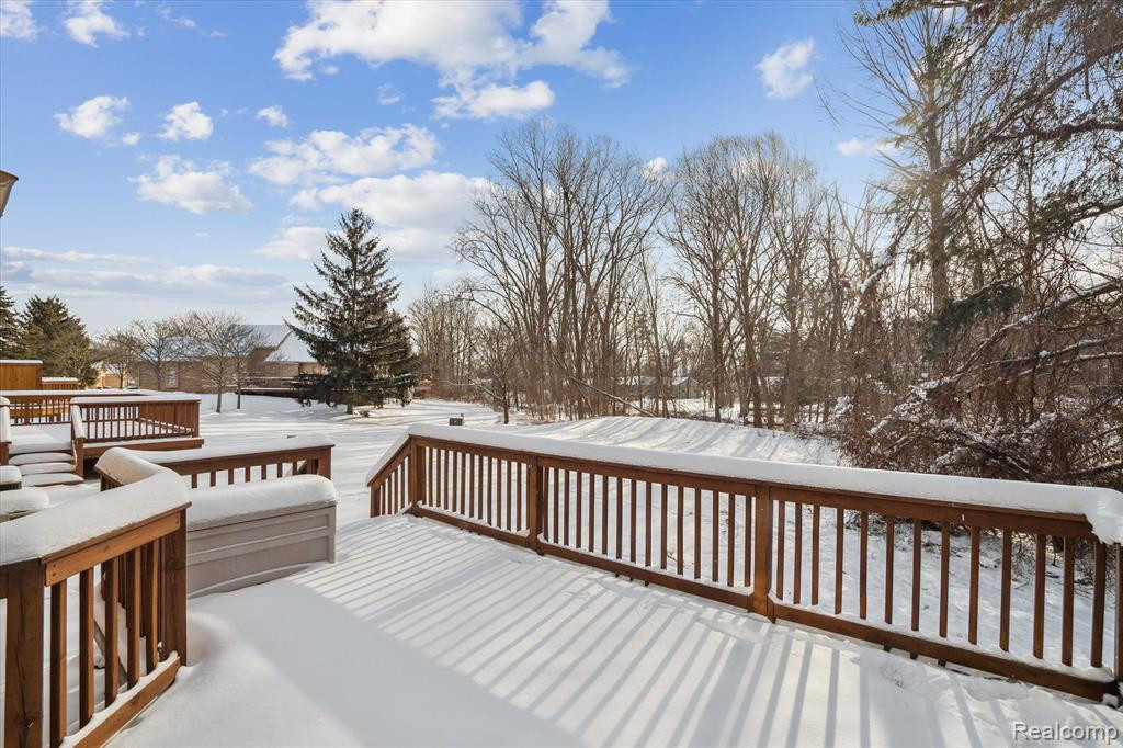 35083 KNOLLWOOD Lane, Farmington Hills, MI 48335 — Photo 25
