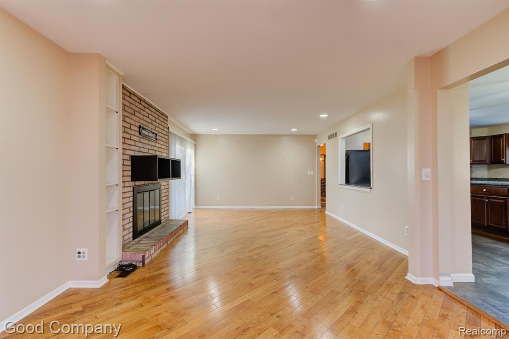 5245 BERWYCK Drive, Troy, MI 48085 — Photo 6