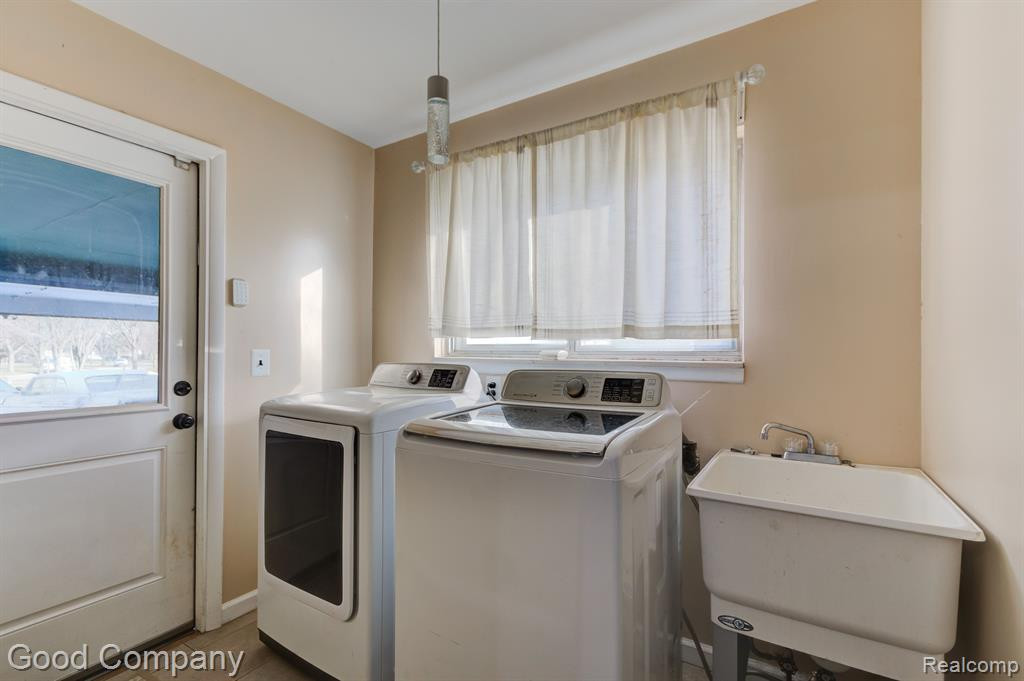 5245 BERWYCK Drive, Troy, MI 48085 — Photo 14