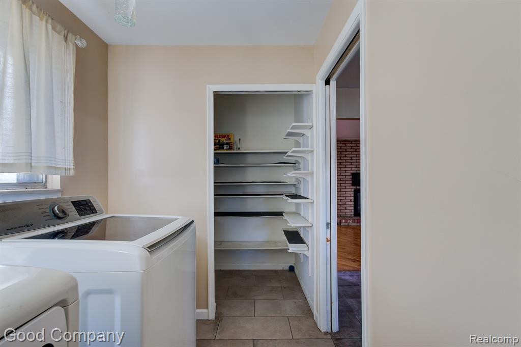 5245 BERWYCK Drive, Troy, MI 48085 — Photo 15
