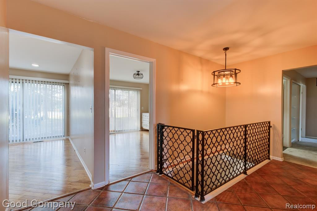 5245 BERWYCK Drive, Troy, MI 48085 — Photo 17