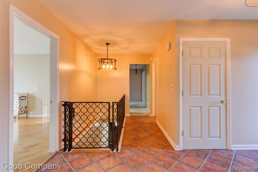 5245 BERWYCK Drive, Troy, MI 48085 — Photo 18