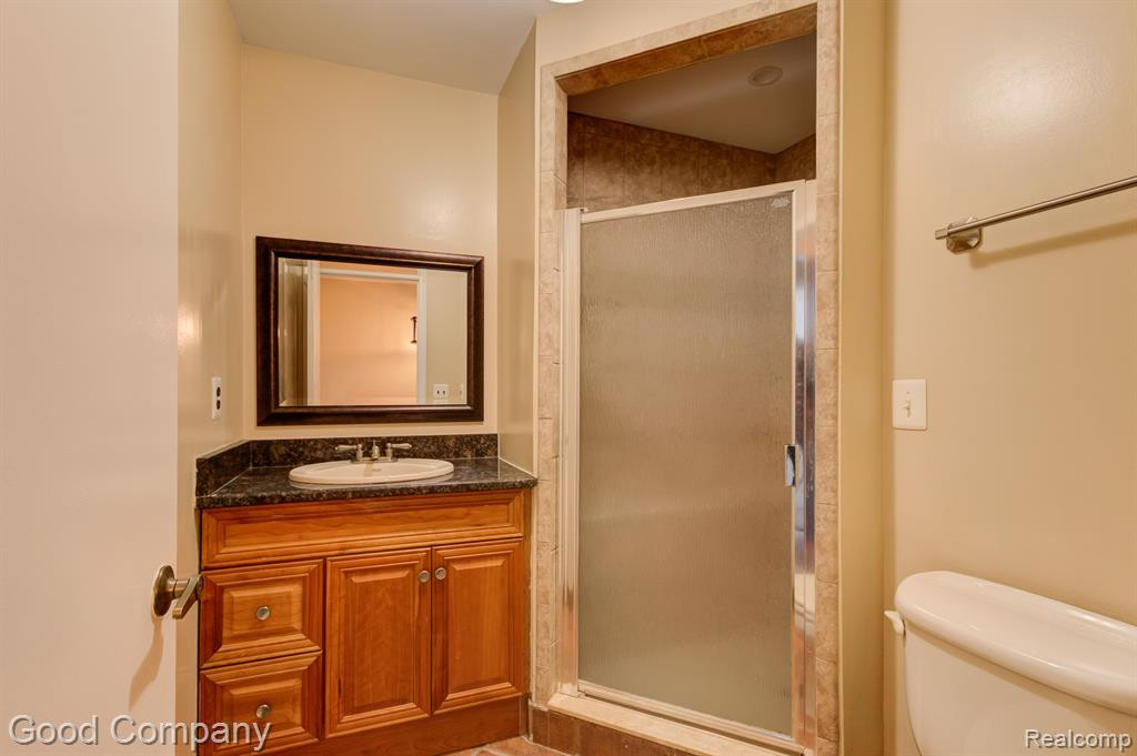 5245 BERWYCK Drive, Troy, MI 48085 — Photo 22