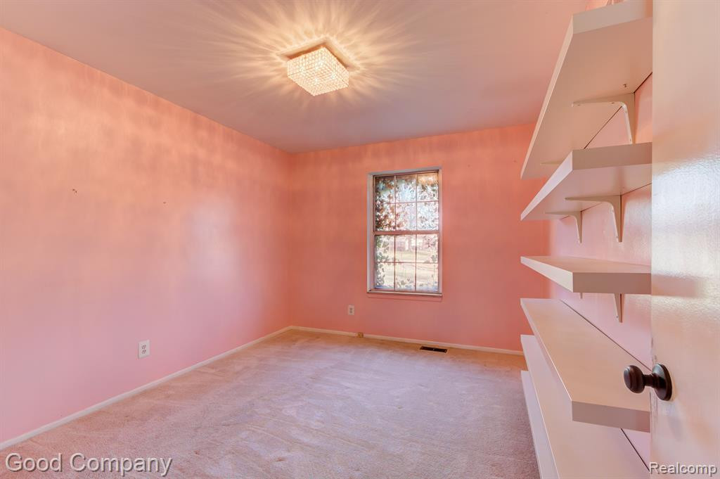 5245 BERWYCK Drive, Troy, MI 48085 — Photo 28