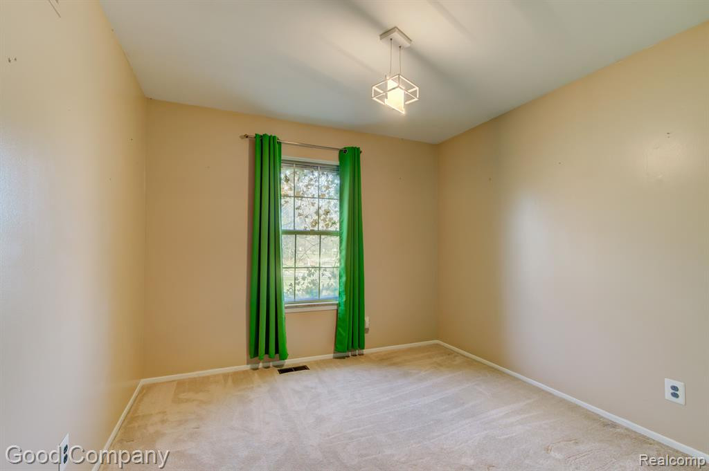 5245 BERWYCK Drive, Troy, MI 48085 — Photo 30