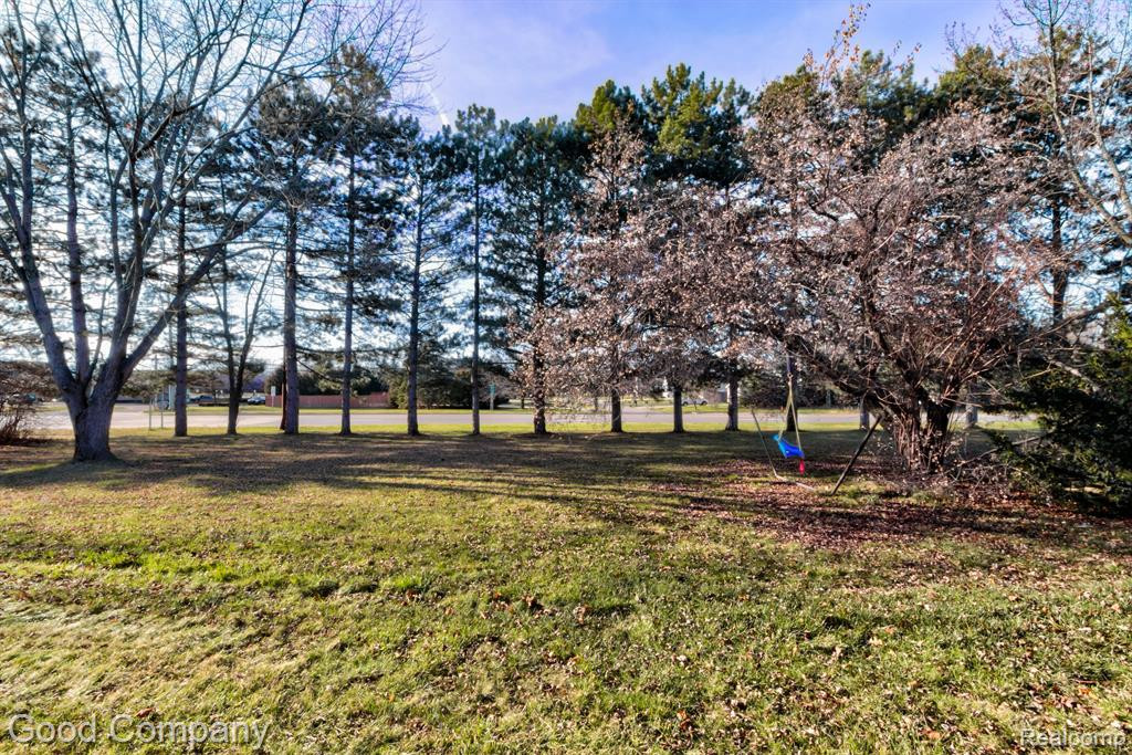 5245 BERWYCK Drive, Troy, MI 48085 — Photo 40