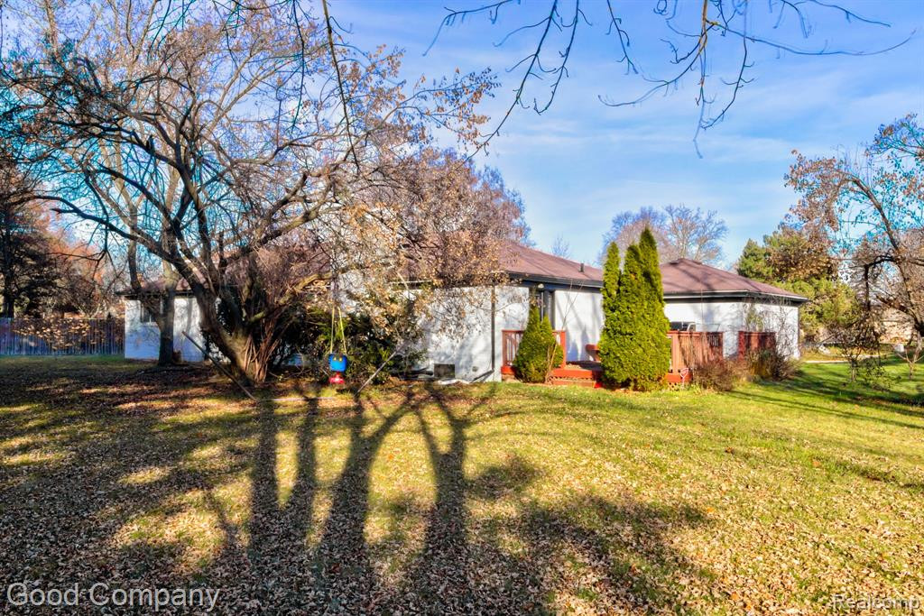 5245 BERWYCK Drive, Troy, MI 48085 — Photo 43