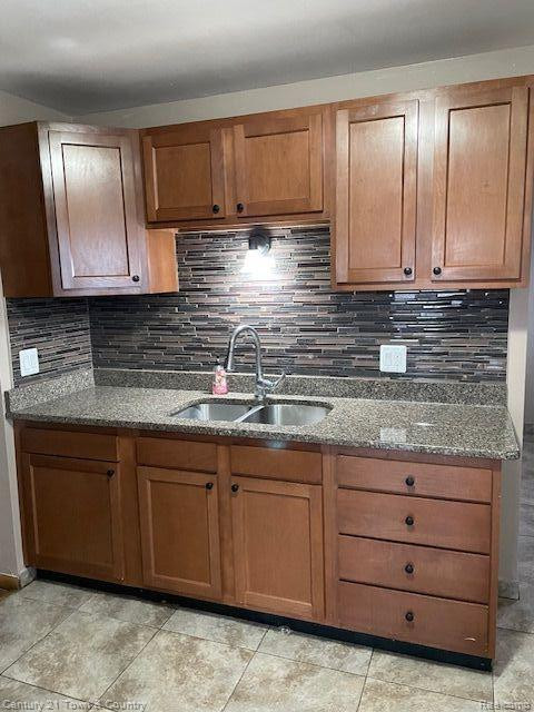 8220 LOZIER Avenue, Warren, MI 48089 — Photo 16