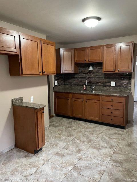 8220 LOZIER Avenue, Warren, MI 48089 — Photo 17